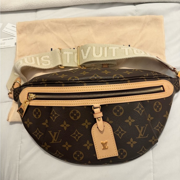 BNWT- Louis Vuitton Highrise MNG crossbody- bumbag - Picture 13 of 16